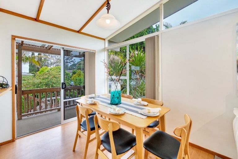 Photo of property in 34 Kirby Street, Glendene, Auckland, 0602