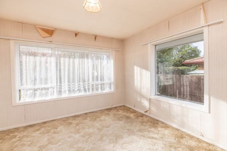 Photo of property in 406 Main North Road, Redwood, Christchurch, 8051