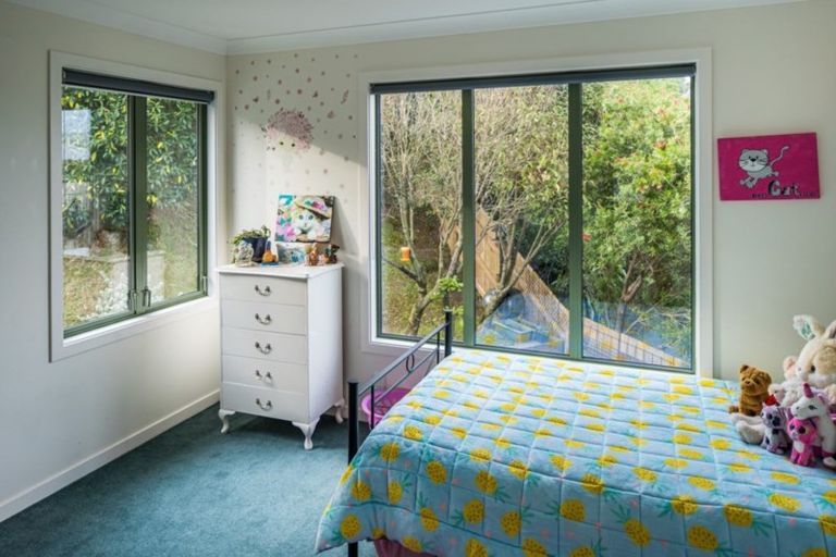 Photo of property in 4 Seascape View, Paremata, Porirua, 5024