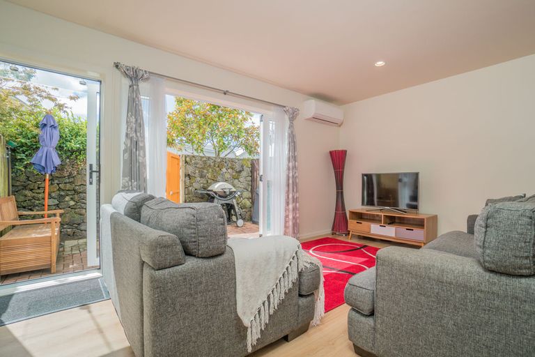 Photo of property in 97t Mays Road, Onehunga, Auckland, 1061