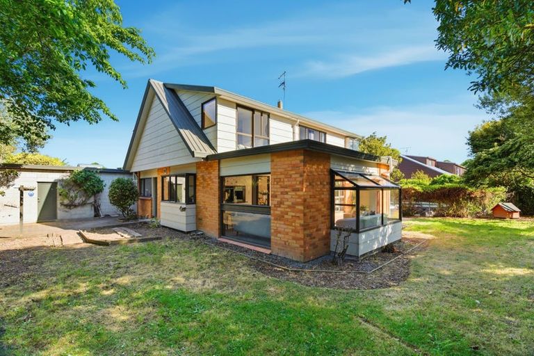 Photo of property in 27 Rubens Place, Burnside, Christchurch, 8053