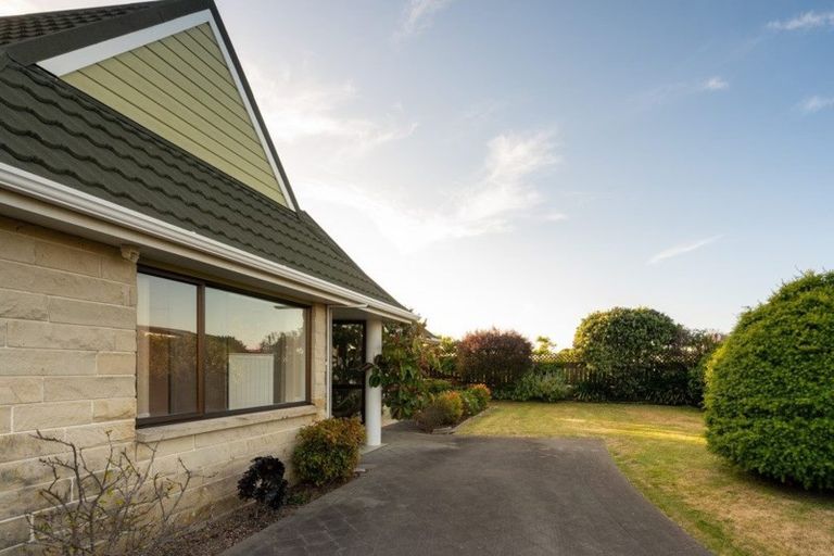 Photo of property in 117 Hillcrest Road, Raumati Beach, Paraparaumu, 5032