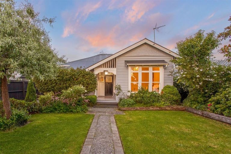 Photo of property in 216 Springfield Road, St Albans, Christchurch, 8014