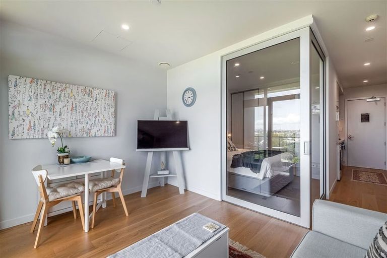 Photo of property in Frank Sargeson Apts, 107/74 Anzac Street, Takapuna, Auckland, 0622