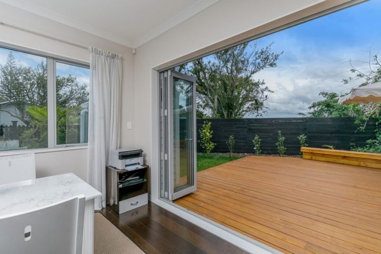 Photo of property in 9 Avalon Place, Glenfield, Auckland, 0629