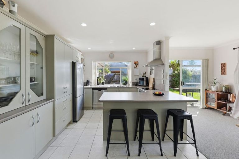 Photo of property in 32 Highfields Terrace, Henderson, Auckland, 0612