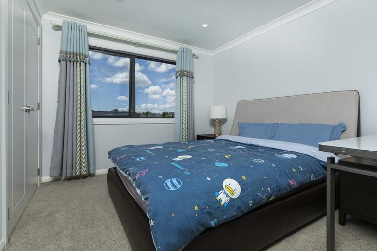 Photo of property in 7 Sir Lincoln Drive, Kumeu, 0810