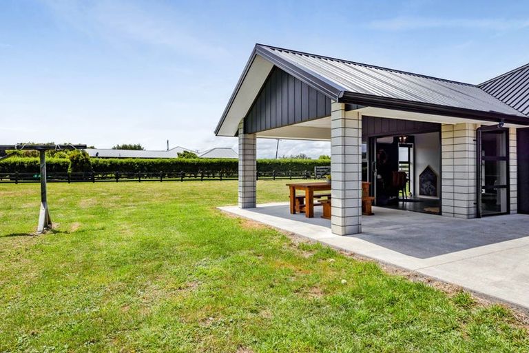Photo of property in 405 Ketemarae Road, Normanby, Hawera, 4675