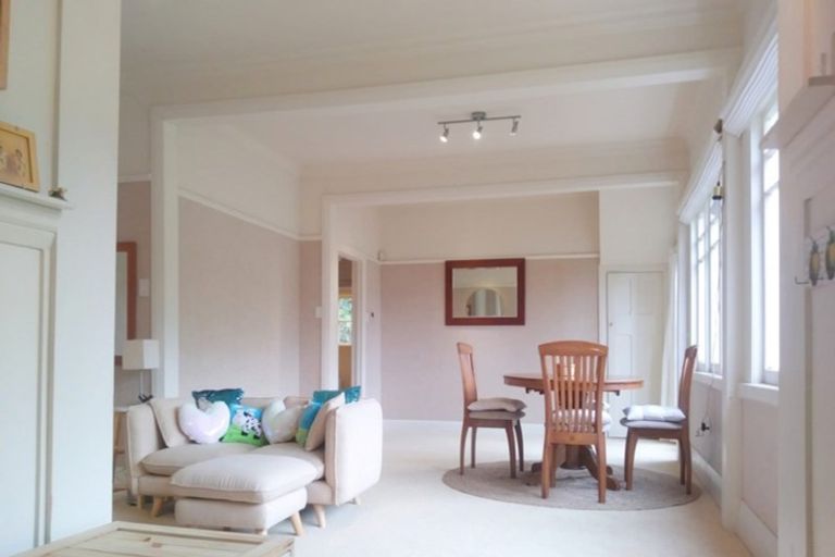 Photo of property in 30 Waitohu Road, York Bay, Lower Hutt, 5013