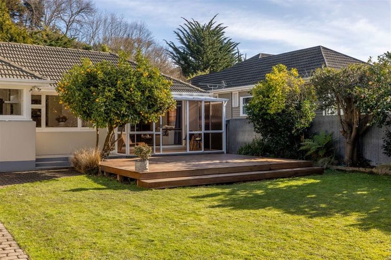 Photo of property in 9 Centaurus Road, Cashmere, Christchurch, 8022
