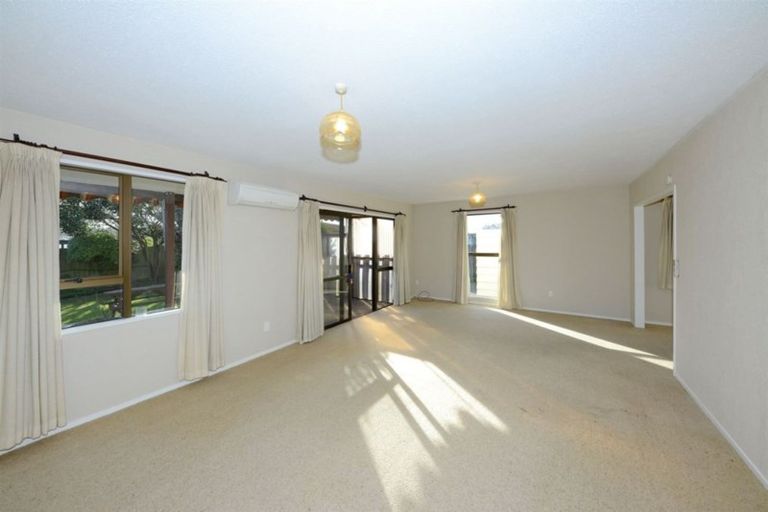 Photo of property in 21a Valecrest Avenue, Parklands, Christchurch, 8083