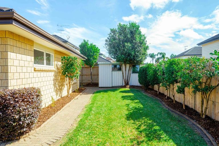 Photo of property in 5 Greta Banks Place, Wattle Downs, Auckland, 2103