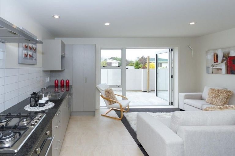 Photo of property in 2/23 Beatty Street, Melville, Hamilton, 3206