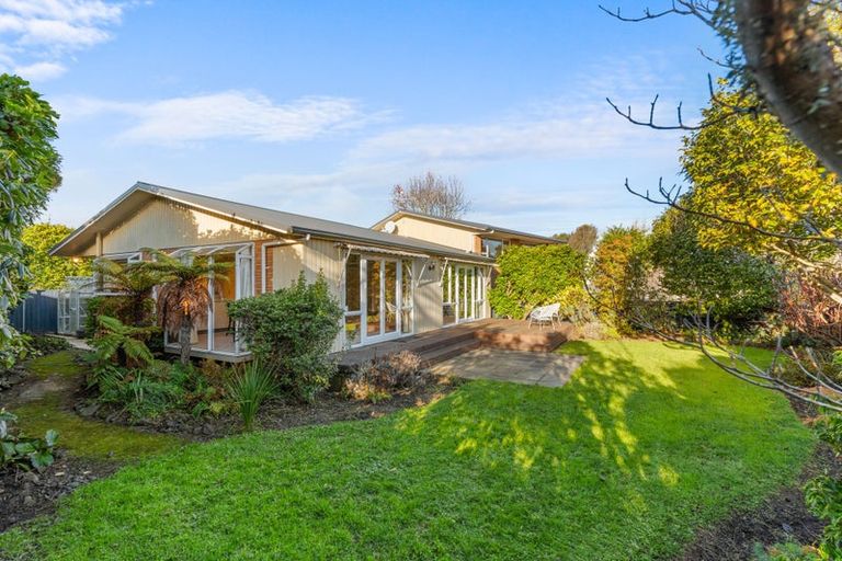 Photo of property in 20 Highfield Place, Avonhead, Christchurch, 8042