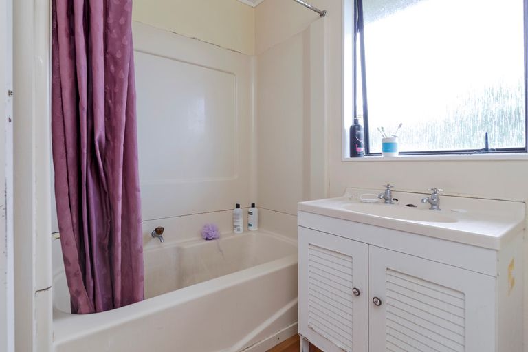 Photo of property in 9 Goldie Street, Pukehangi, Rotorua, 3015