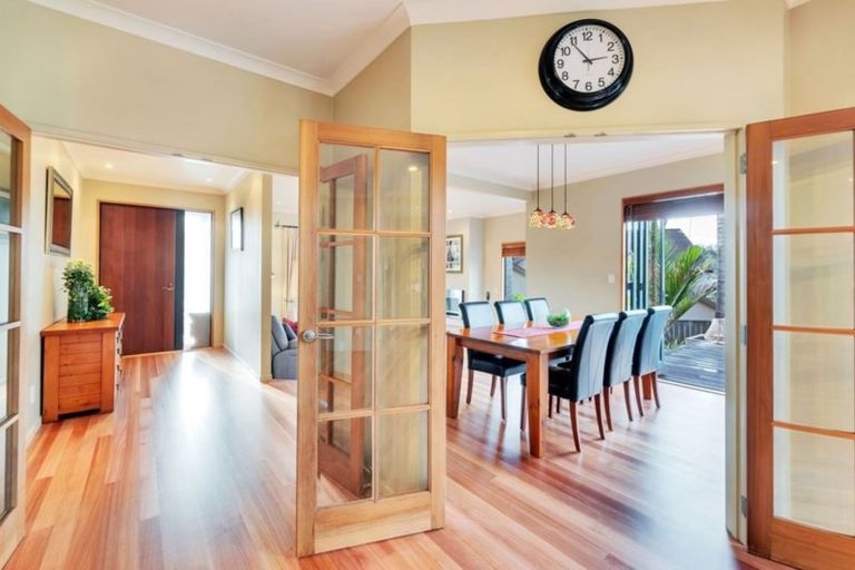 Photo of property in 8 Amber Glen, Albany, Auckland, 0632