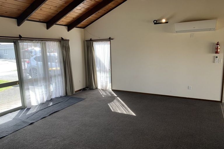 Photo of property in 92 Carrington Avenue, Silverdale, Hamilton, 3216