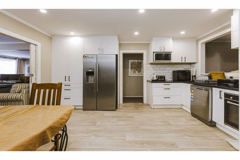 Photo of property in 12 Luke Place, Otara, Auckland, 2023