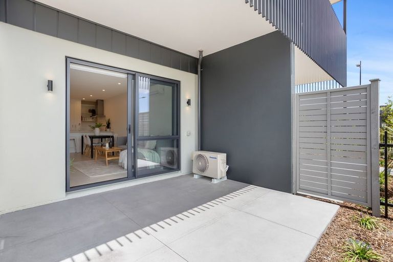 Photo of property in 4 Juniper Drive, Rosehill, Papakura, 2113