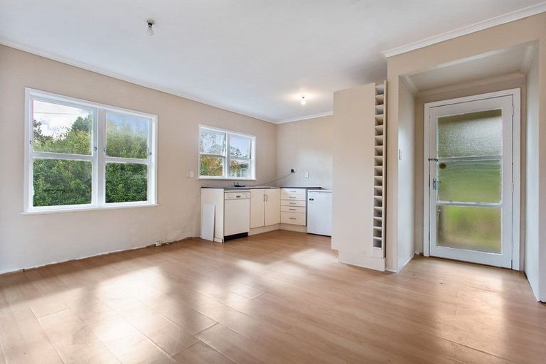 Photo of property in 13 Emirau Place, Glenfield, Auckland, 0629