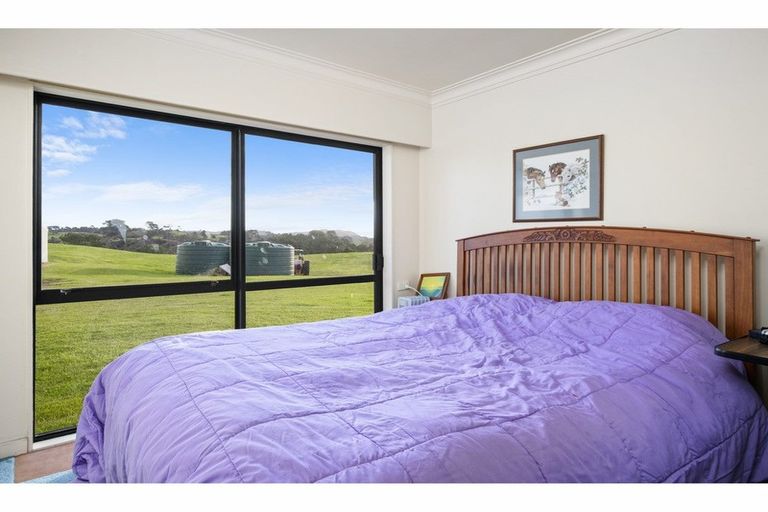 Photo of property in 16 Tearoe Road, Manukau Heads, Waiuku, 2684