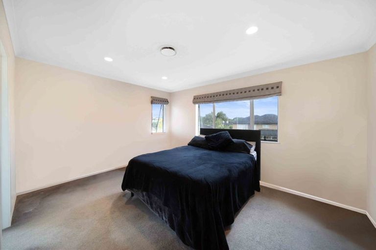 Photo of property in 9 Seresin Crescent, Flat Bush, Auckland, 2016