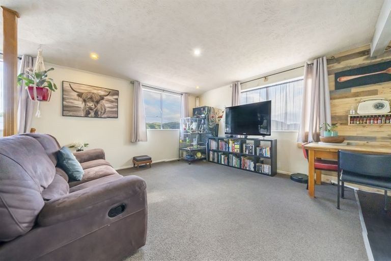 Photo of property in 4 Greenwich Grove, Stokes Valley, Lower Hutt, 5019