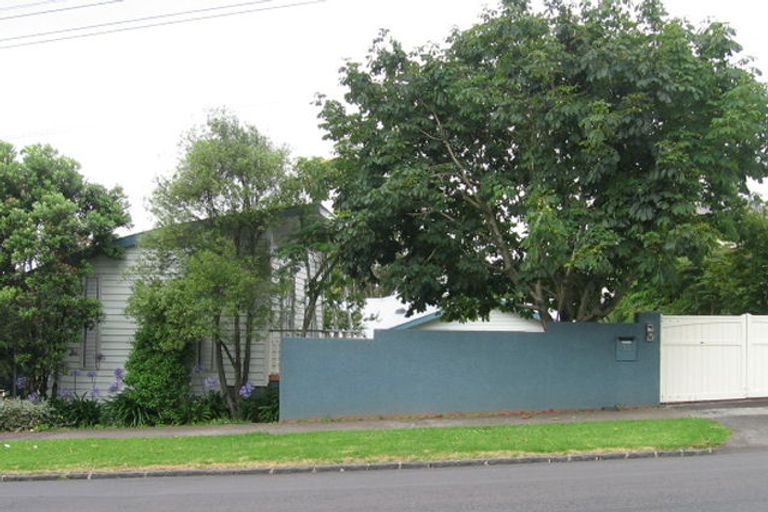 Photo of property in 33 Pencarrow Avenue, Epsom, Auckland, 1023