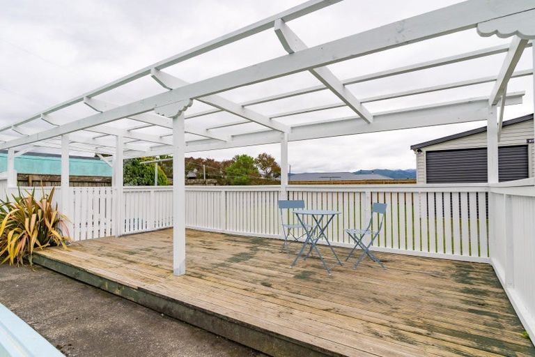 Photo of property in 382 High Street South, Carterton, 5713