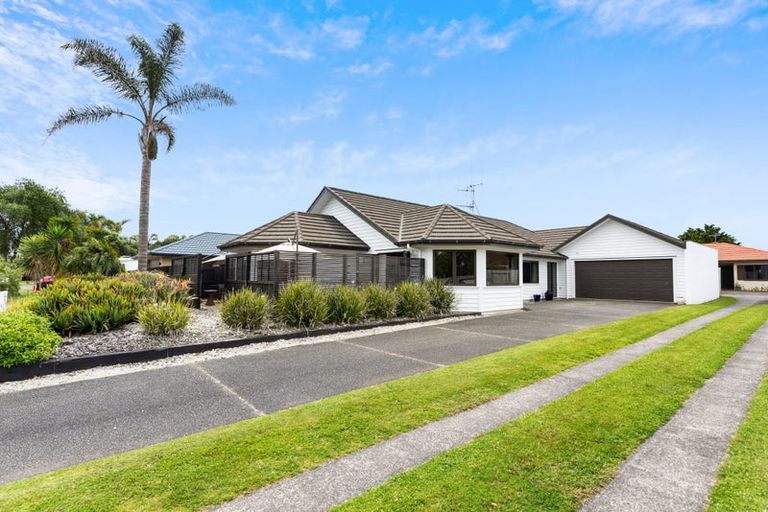 Photo of property in 54 Corinth Grove, Papamoa Beach, Papamoa, 3118