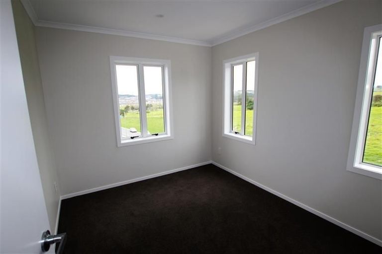 Photo of property in 40 Fernly Rise, Flat Bush, Auckland, 2019