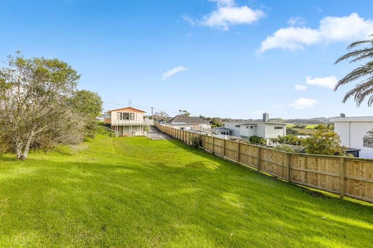 Photo of property in 47 Moffat Road, Red Beach, 0932