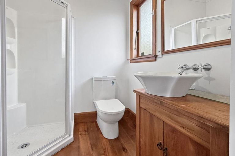 Photo of property in 24 Milverton Avenue, Hokowhitu, Palmerston North, 4410