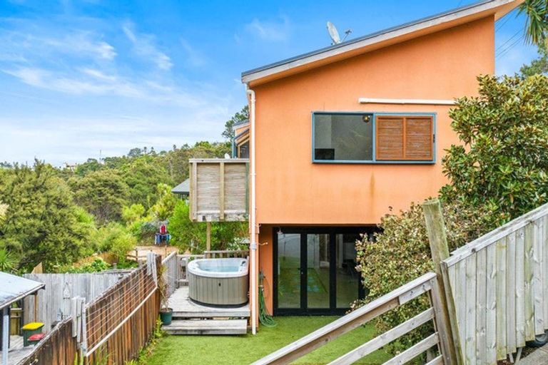 Photo of property in 2/310 Glenvar Road, Torbay, Auckland, 0630