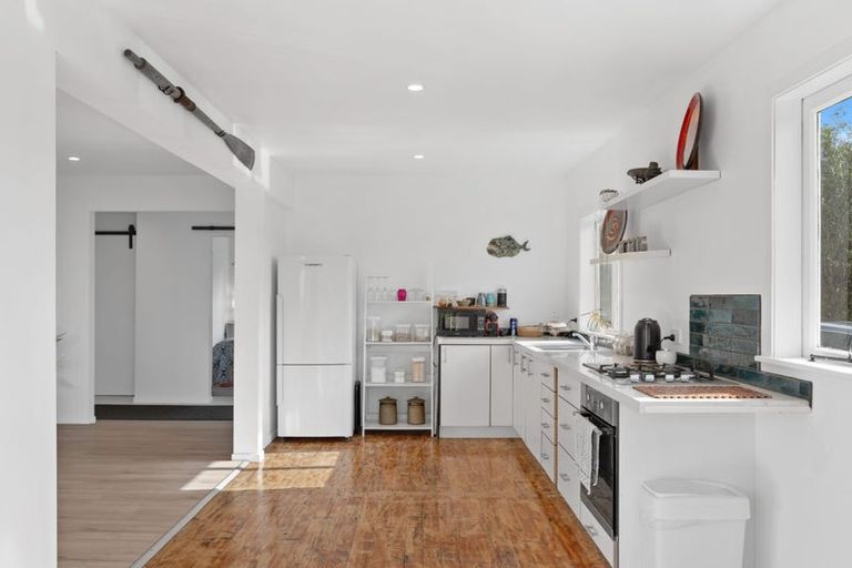 Photo of property in 20 Komiti Road, Tinopai, 0593