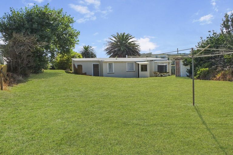 Photo of property in 40 Pratt Avenue, Foxton Beach, Foxton, 4815