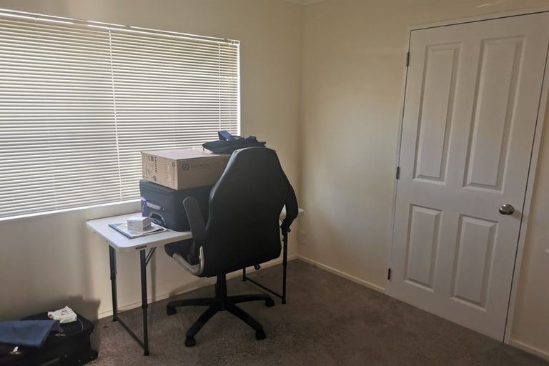 Photo of property in 17 Mili Way, Ranui, Auckland, 0612