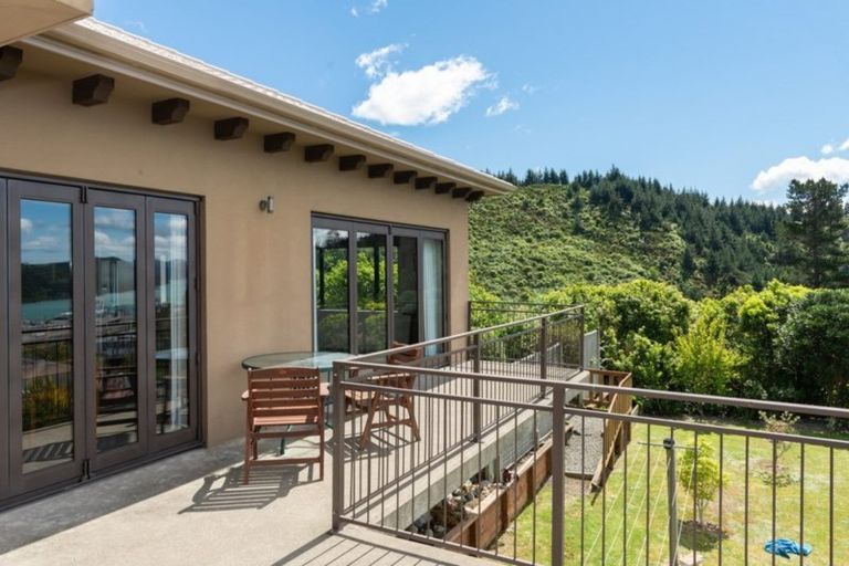 Photo of property in 24 Harbour View Heights, Picton, 7220