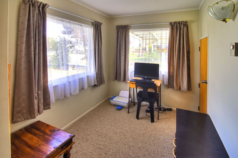 Photo of property in 43 Oak Street, Masterton, 5810