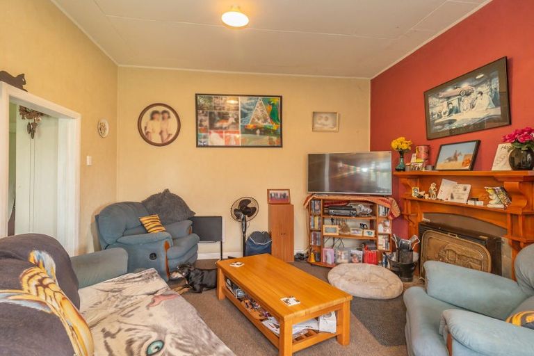 Photo of property in 156 Arapaepae Road, Levin, 5510