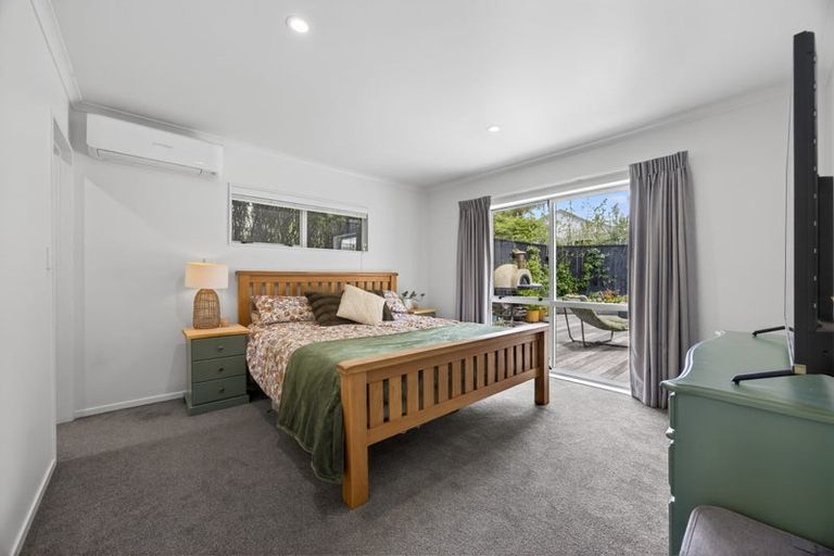 Photo of property in 6d Clearwater Cove, West Harbour, Auckland, 0618