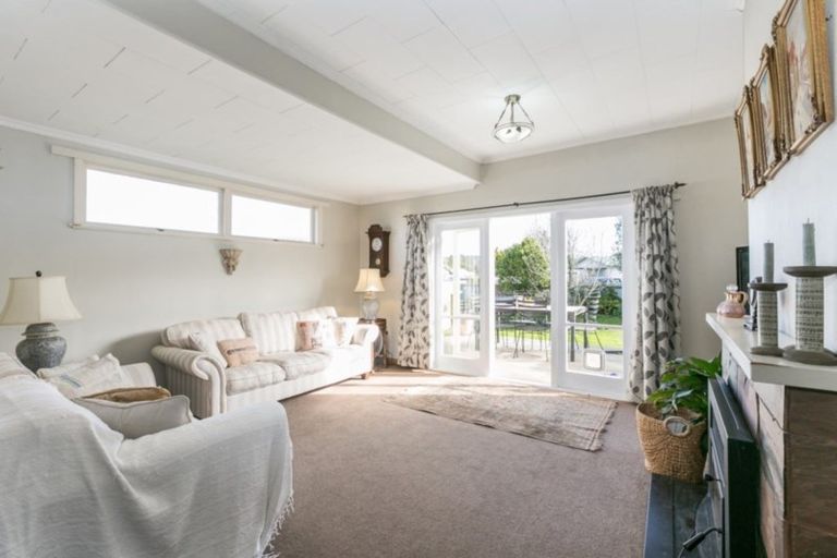 Photo of property in 37 Chester Street, Taradale, Napier, 4112