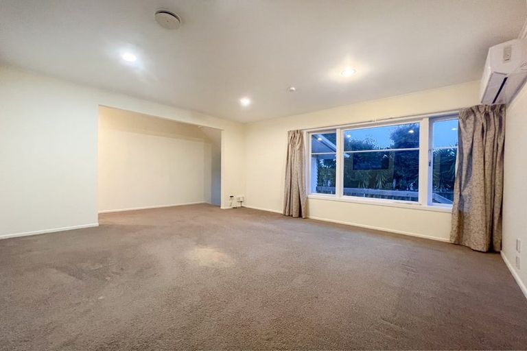 Photo of property in 17 Alma Street, Te Atatu South, Auckland, 0610