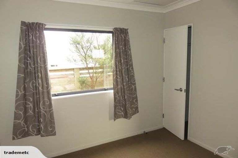Photo of property in 2 Beazley Avenue, Paparangi, Wellington, 6037