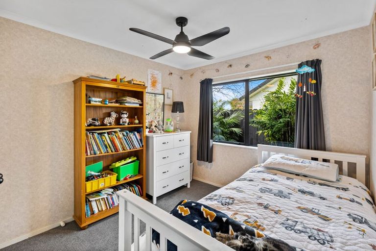 Photo of property in 6 Lothian Brae, Wattle Downs, Auckland, 2103