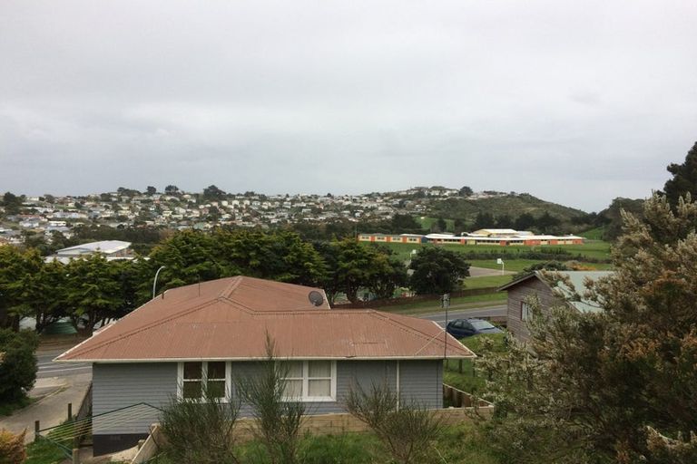 Photo of property in 22 Omapere Street, Waitangirua, Porirua, 5024