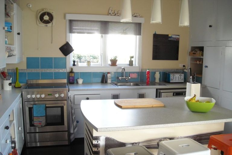 Photo of property in 33 Allard Street, Edgeware, Christchurch, 8013