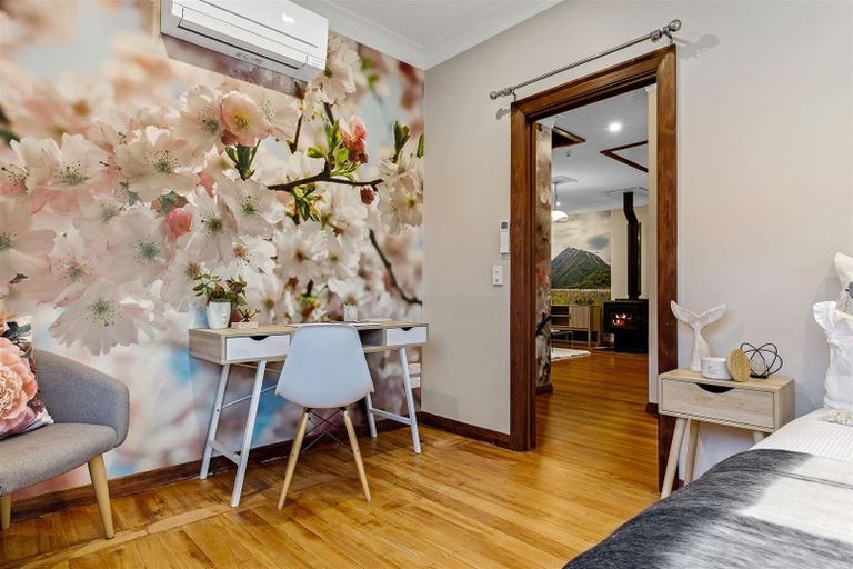 Photo of property in 6 Mcbratneys Road, Dallington, Christchurch, 8061