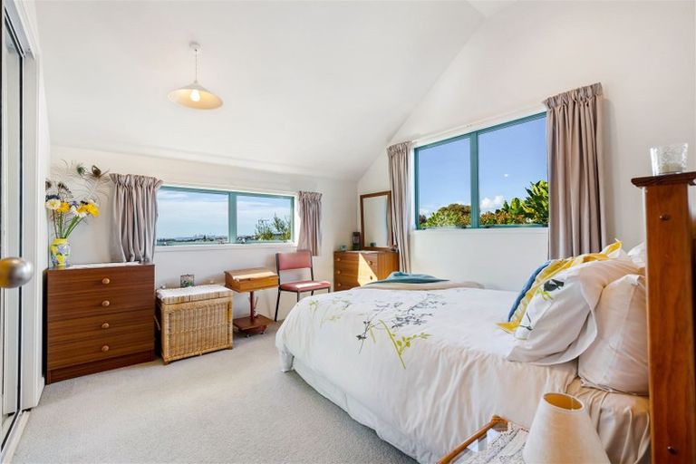 Photo of property in 11/485 Don Buck Road, Massey, Auckland, 0614