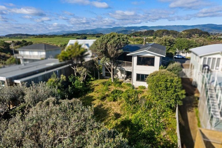 Photo of property in 5 Moana Street, Otaki Beach, Otaki, 5512